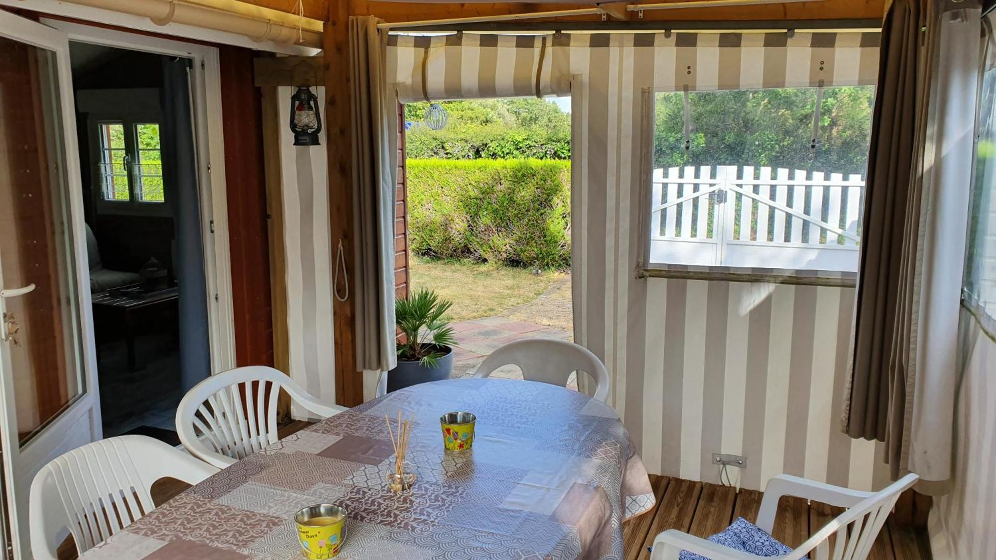 Et Caravane Sur Terrain Prive , A Pied Campsite Penestin